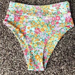 BRAND NEW KULANI KINIS HIGH WAIST CHEEKY BIKINI BOTTOM - Size S